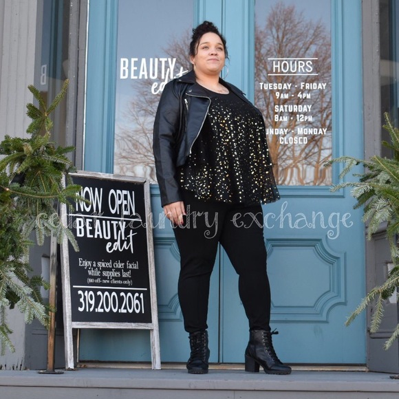Plus Size Metallic Gold Stars Blouse - Picture 3 of 8